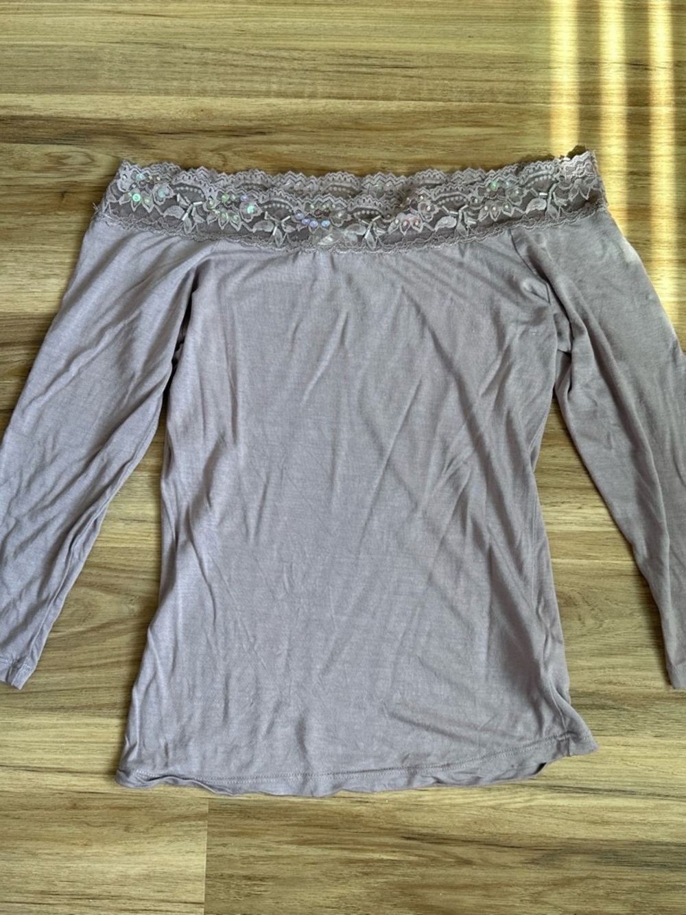 NWOT y2k DEADSTOCK Off-Shoulder Lace Trim Long Sleeve Top - Mauve